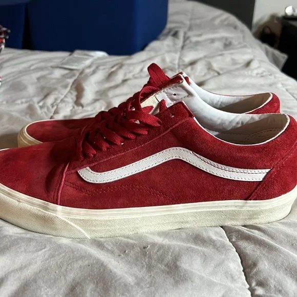 vans 11.5 pig suede red and white worn a couple times tread still in excellent. - Picture 3 of 6
